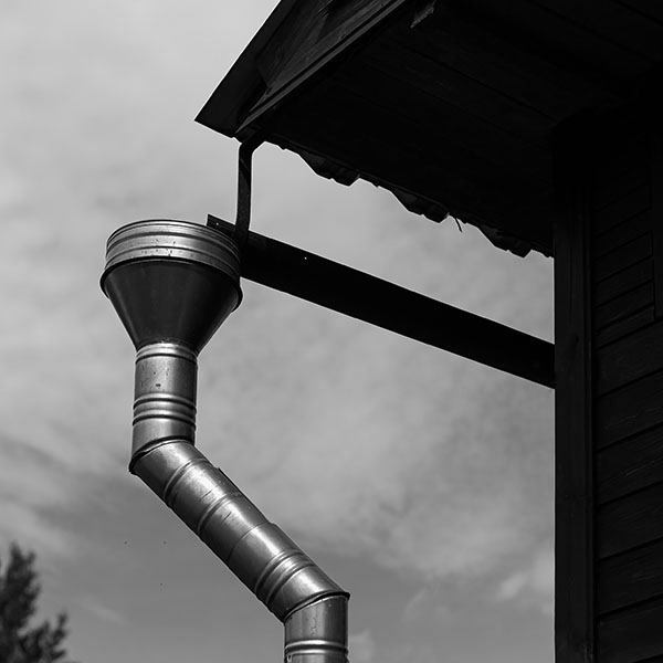 Installation gouttiere recuperateur eau de pluie